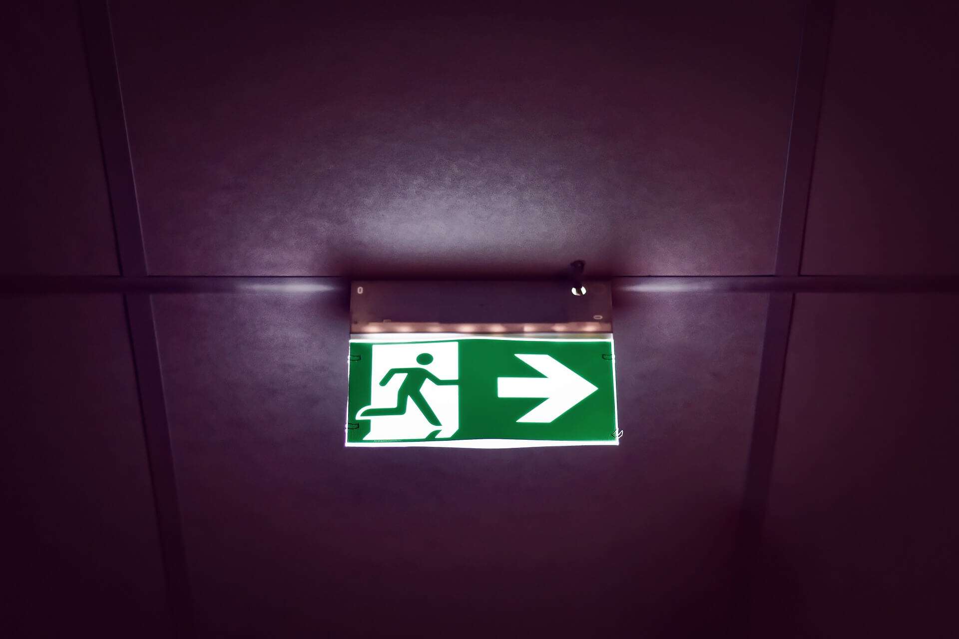 Emergency response exit sign