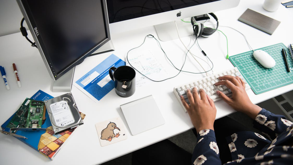 Top 5 AI-Powered Tools for Boosting Website Lead Generation in 2024