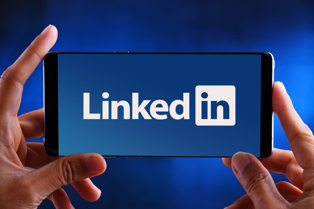 How To Get More Client Calls With LinkedIn Ads