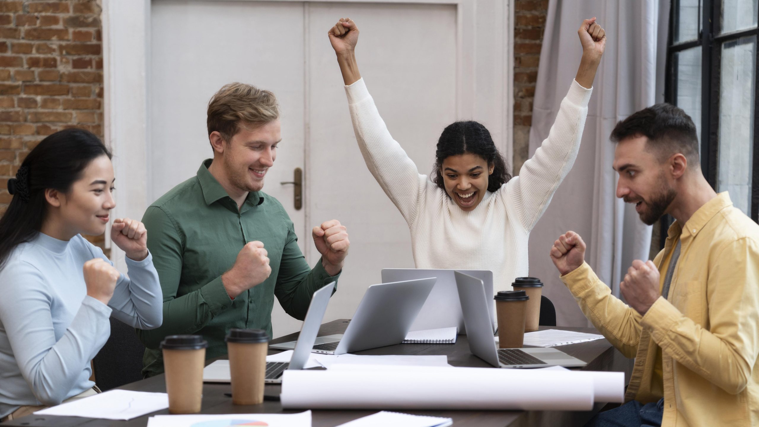 corporate-workers-brainstorming-together