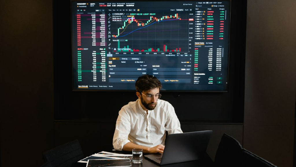 Evaluating Investment Metrics Evaluating Investment Metrics