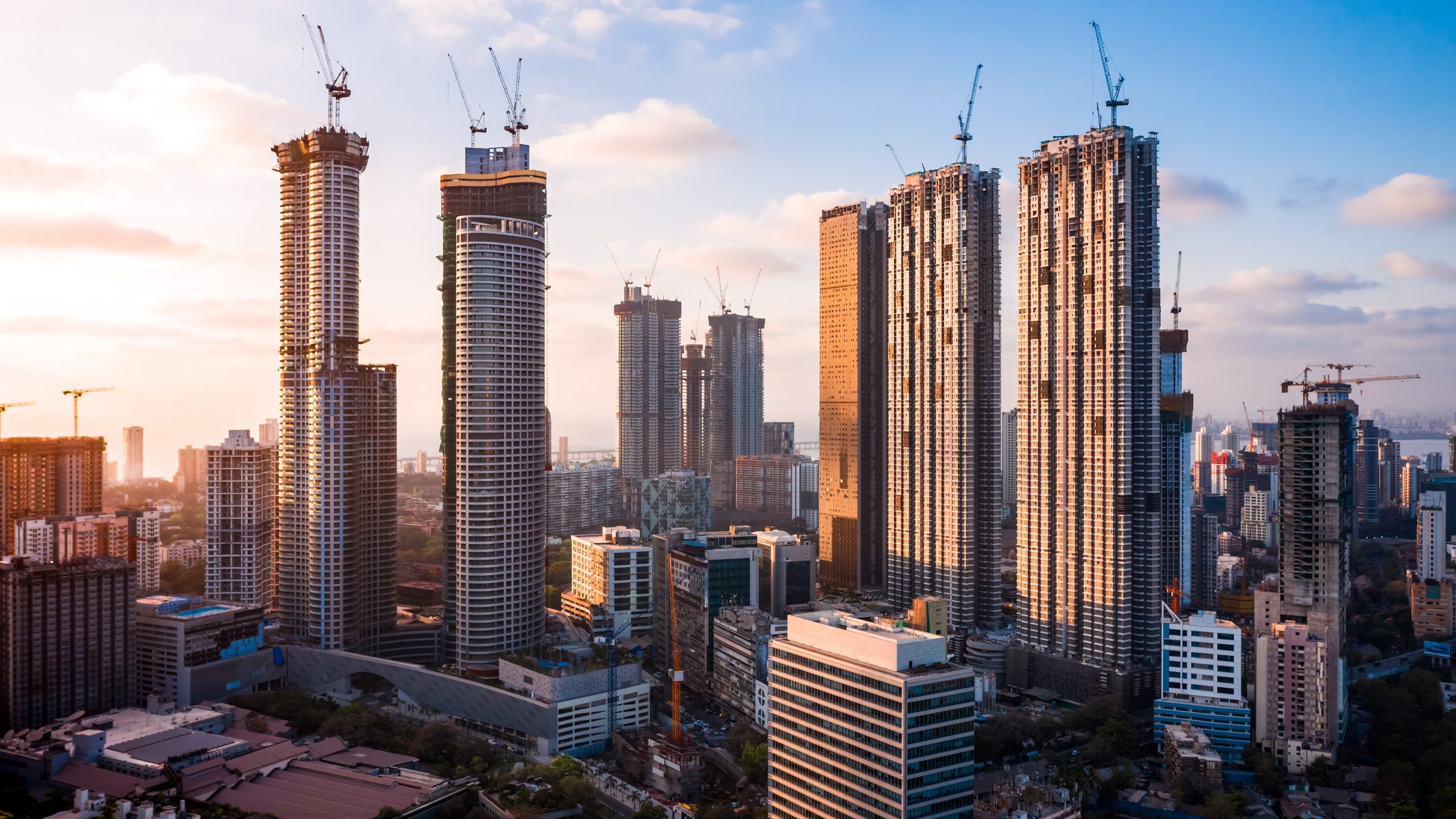 mumbai-skyline-skyscrapers-construction-scaled.jpg